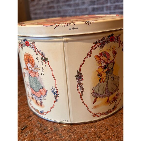 Vintage Louise Themed Tin Little Girl Pastel 7.5” x 5.5” - Picture 4 of 7